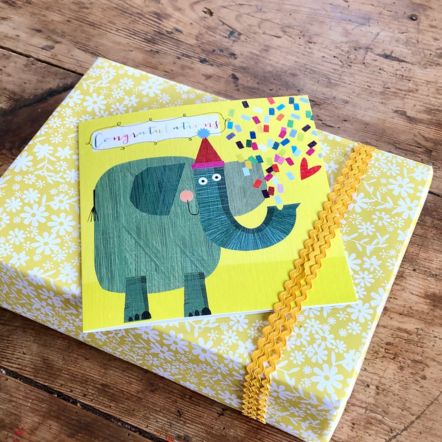 AA08 congratulations elephant greetings card