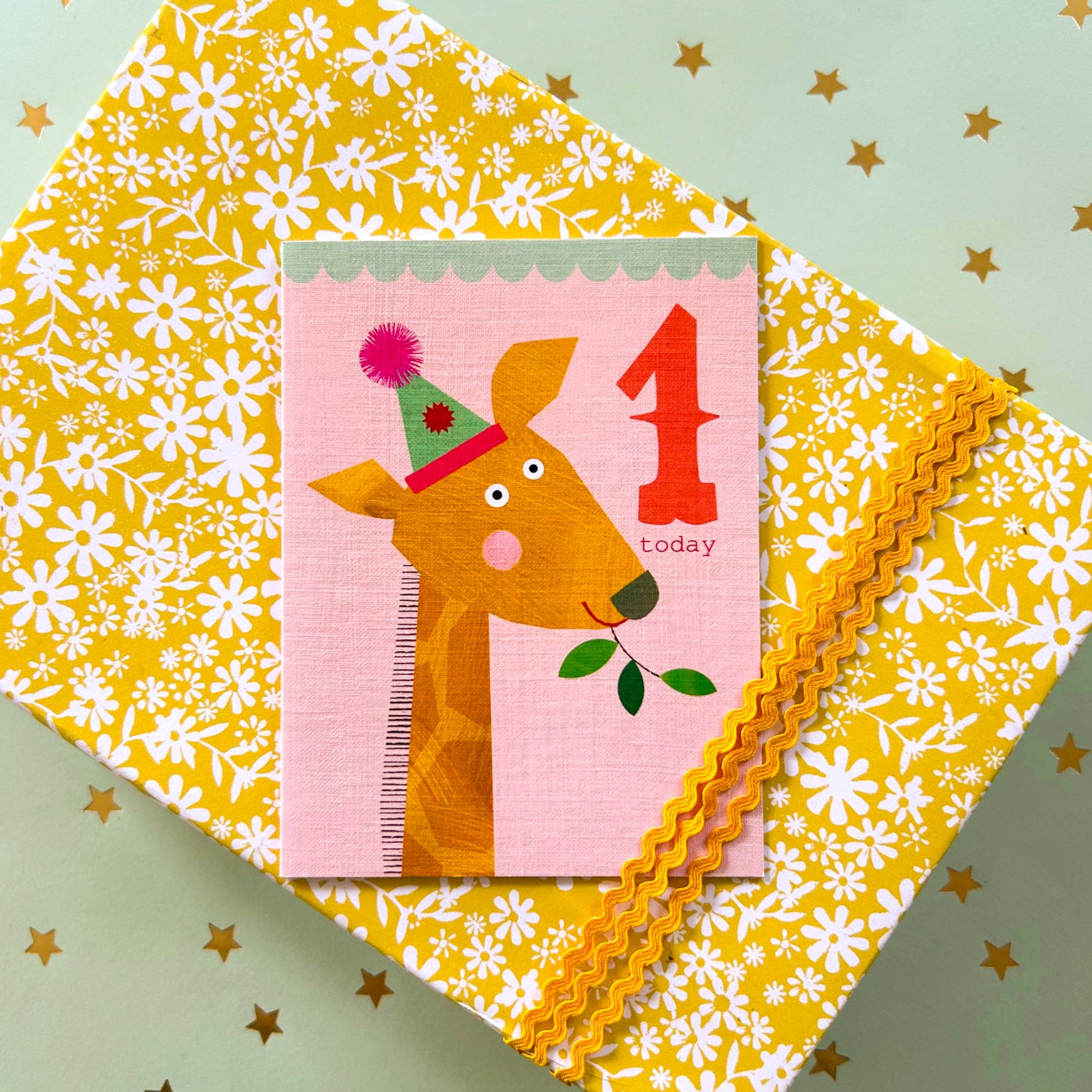 CTW07 mini giraffe 1st birthday card