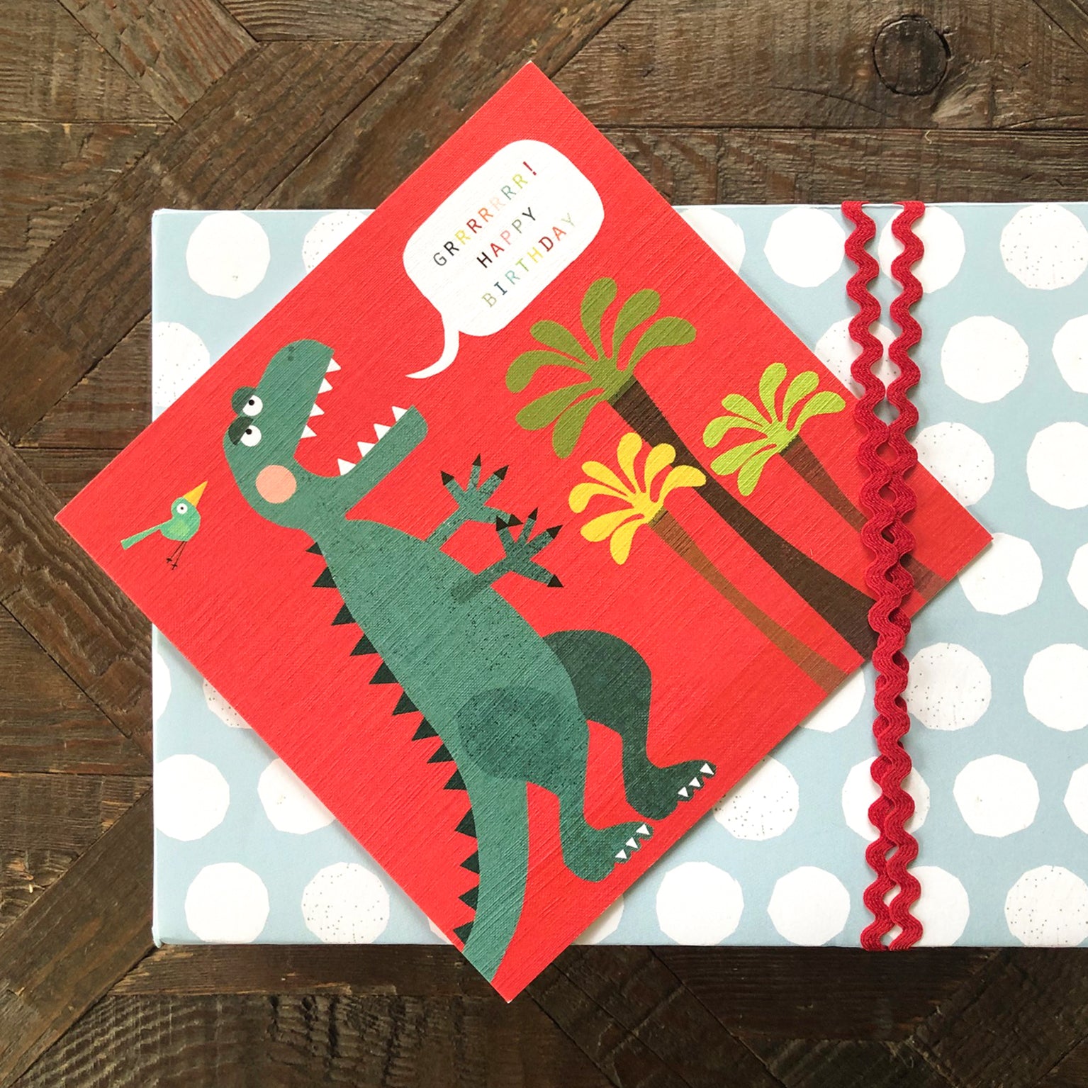 PK12 mixed dinosaur card pack