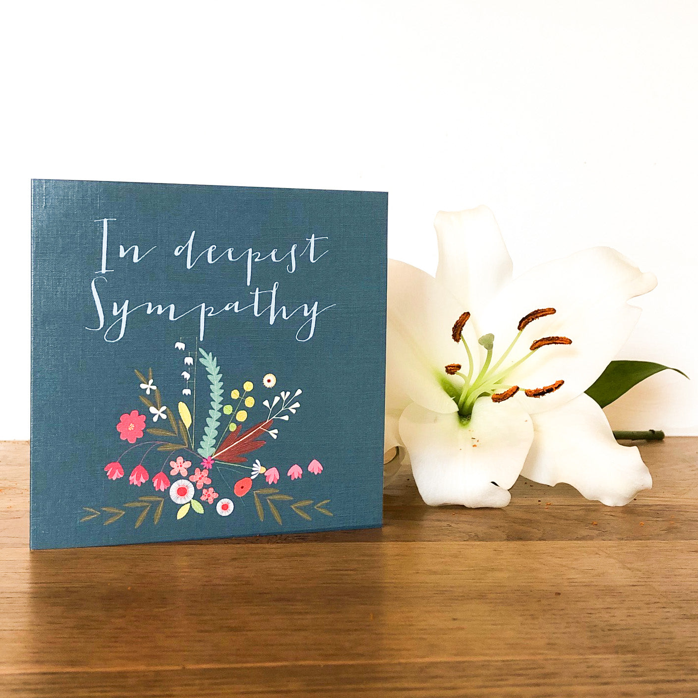 FL62 floral sympathy greetings card