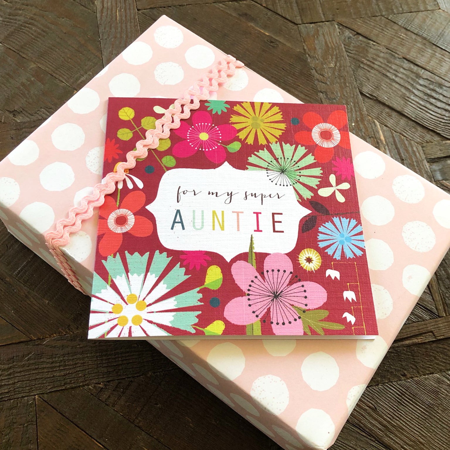 FM06 super auntie greetings card