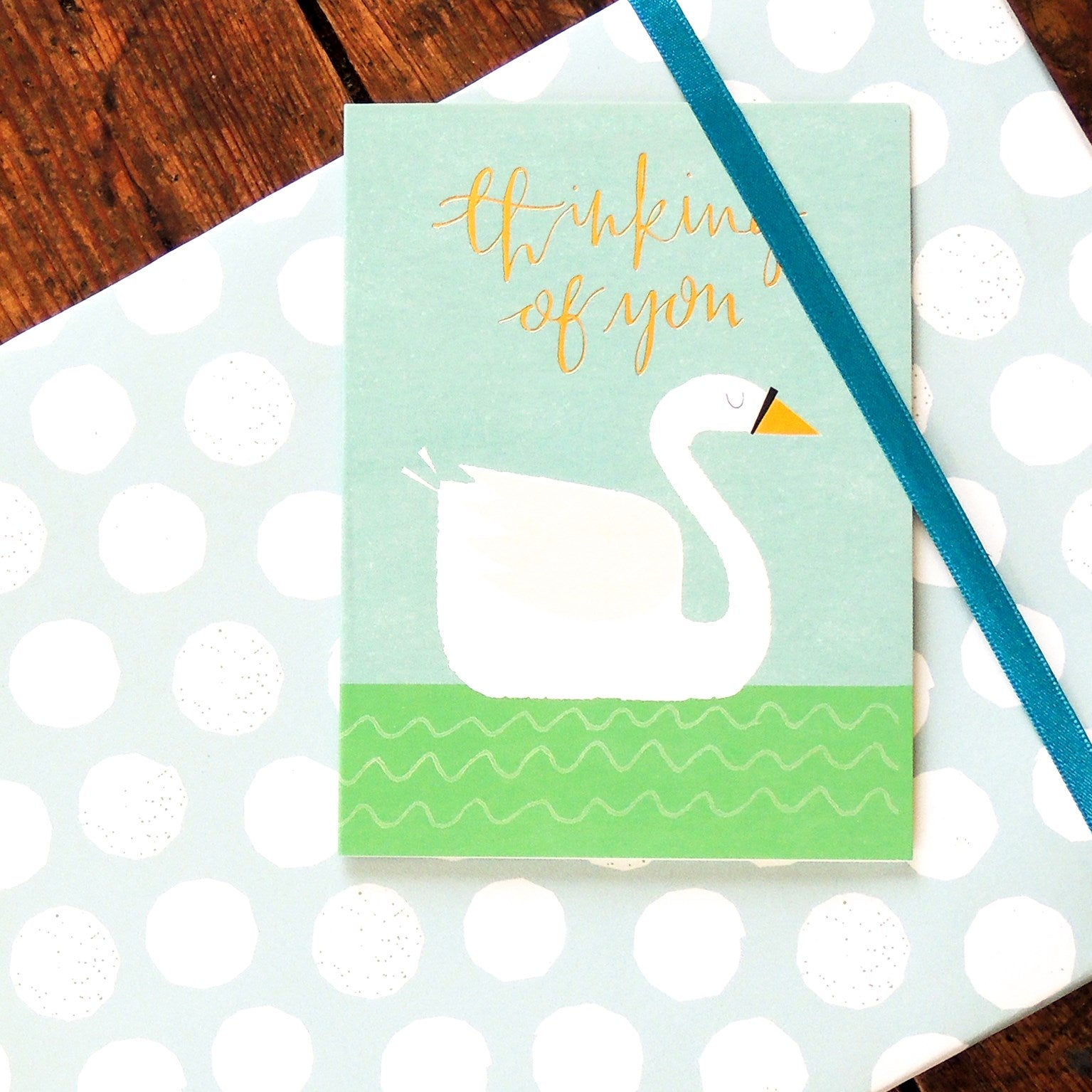 TW20 mini gold foiled swan greetings card