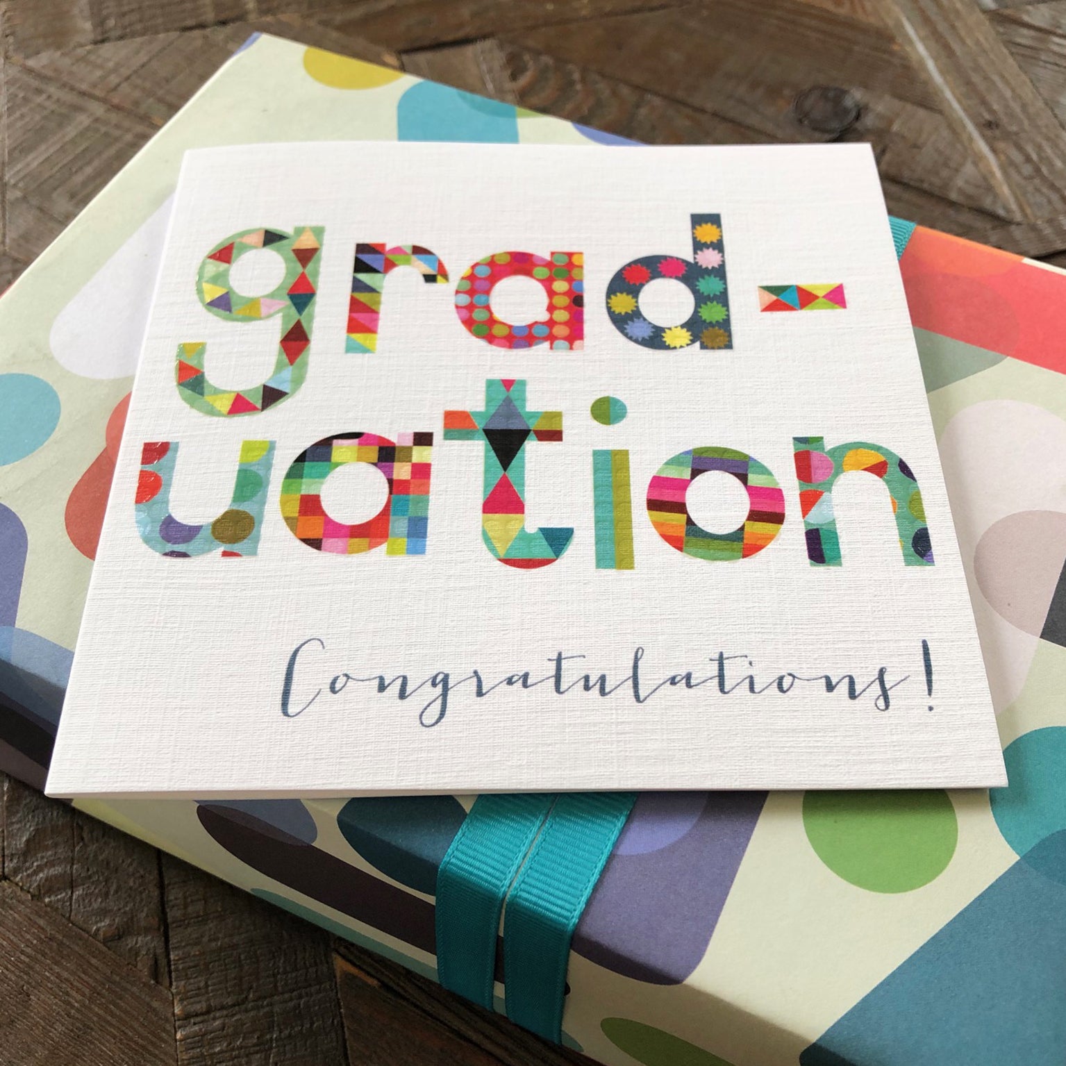 WD09 glossy graduation greetings card