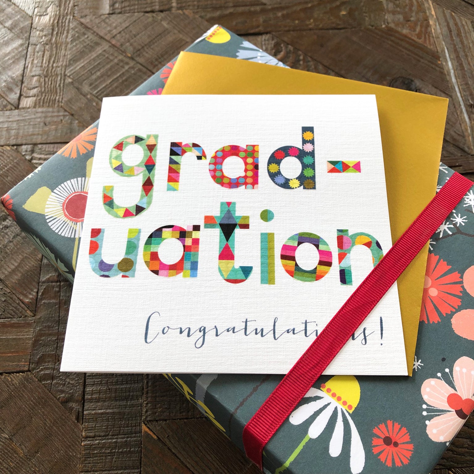 WD09 glossy graduation greetings card