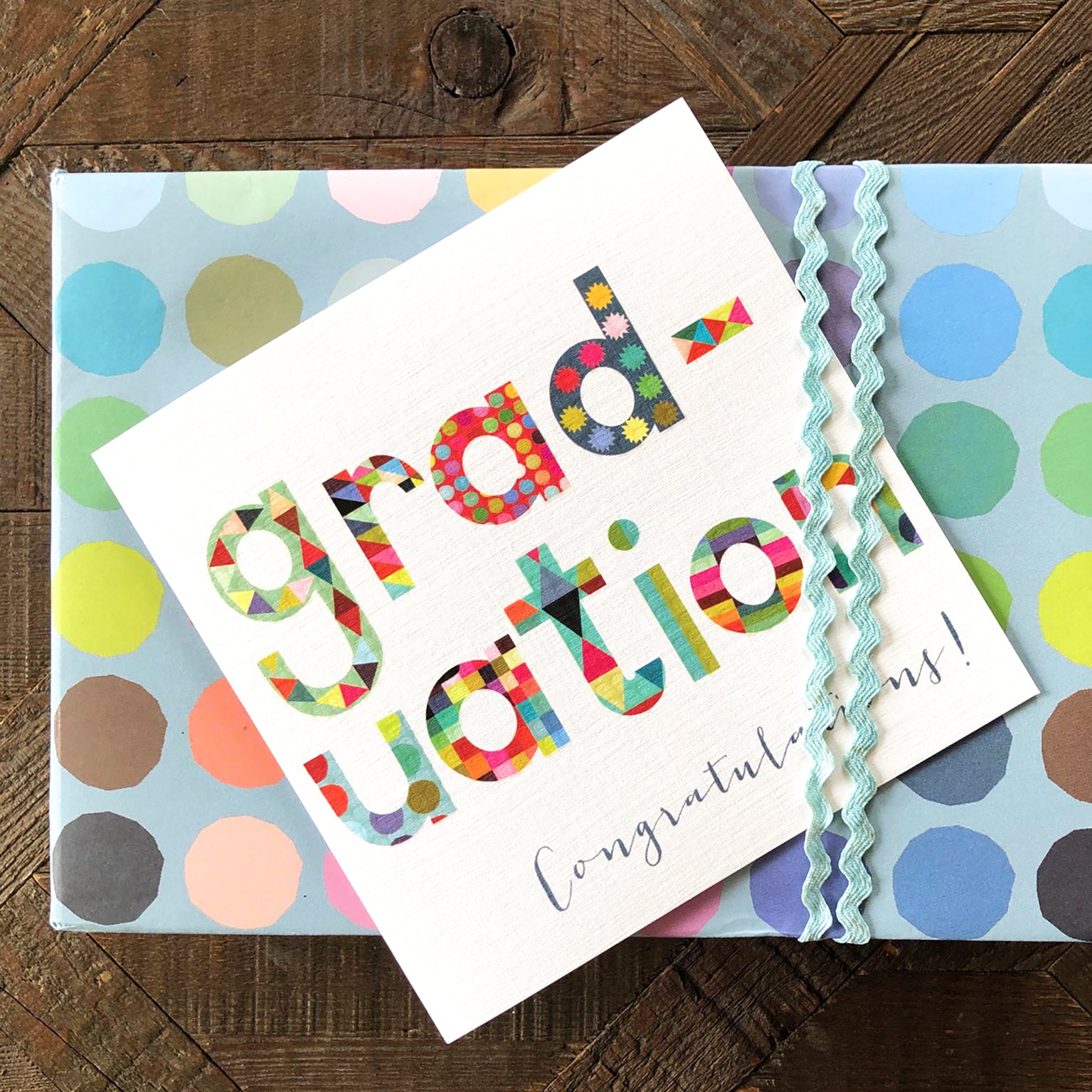 WD09 glossy graduation greetings card