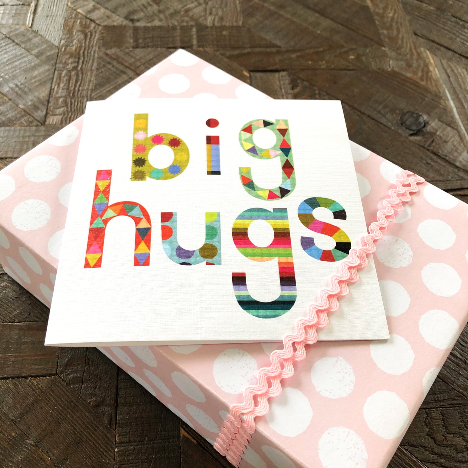 WD11 glossy big hugs card