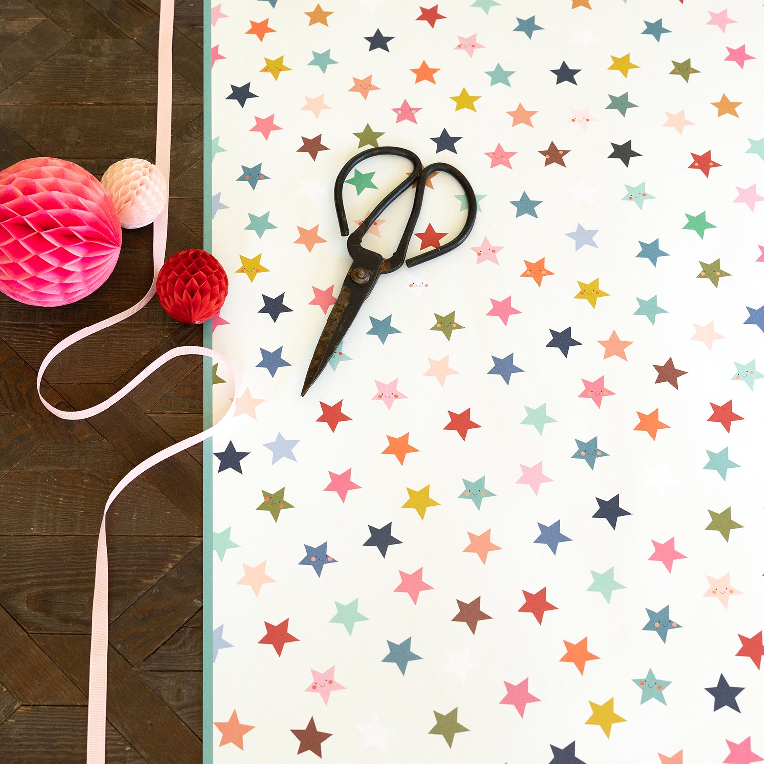 WP106 smiley stars wrapping paper