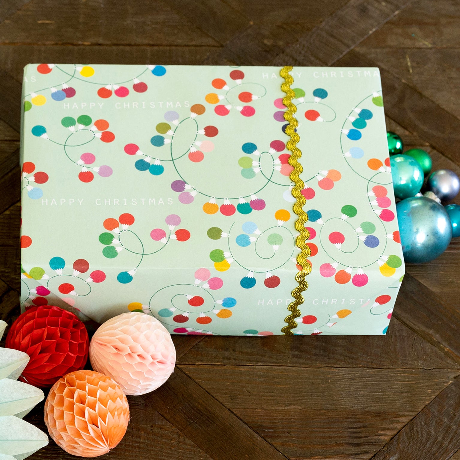 WP108 baubles wrapping paper