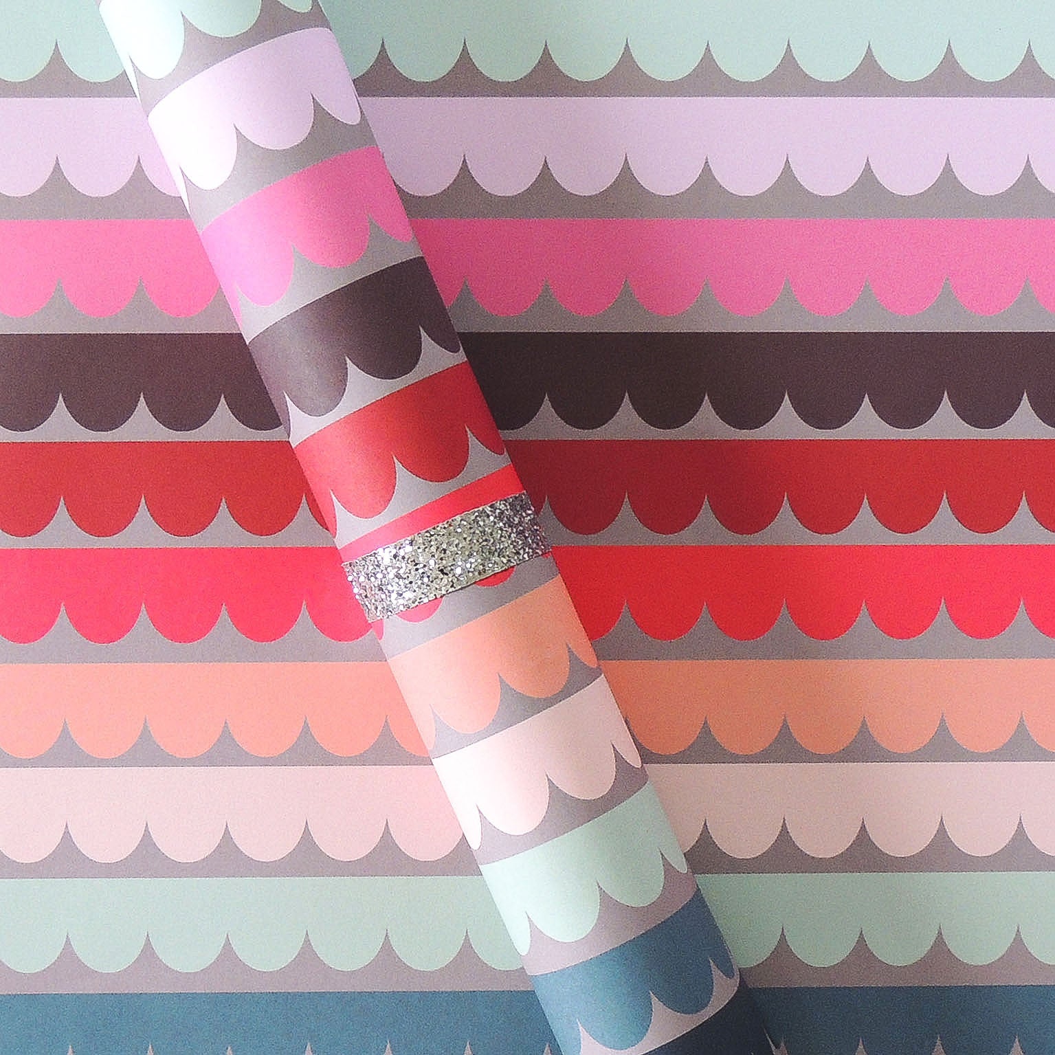 WP109 scallop wrapping paper