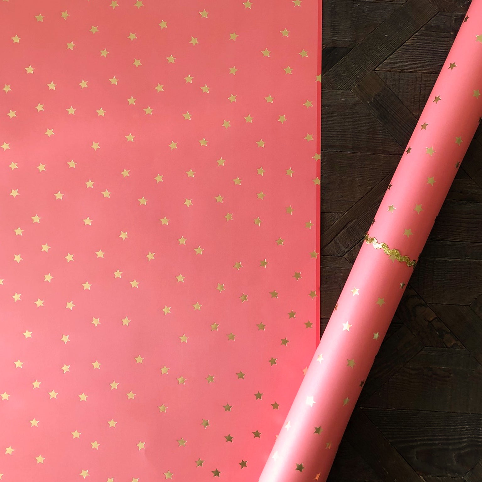 WP126 gold foiled coral stars wrapping paper