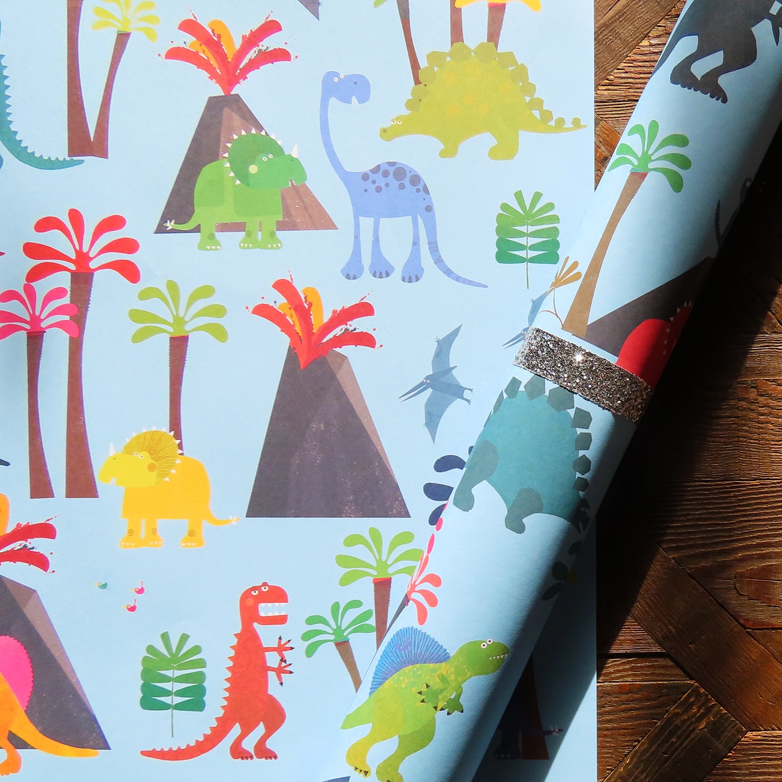 WP45 dinosaurs wrapping paper