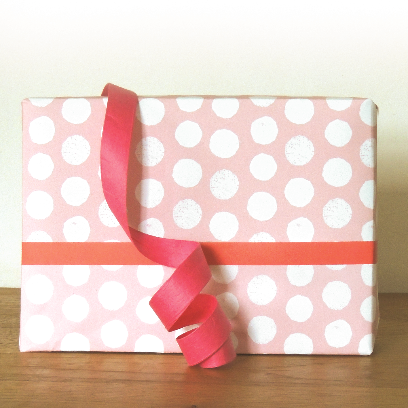 WP75 pink spots wrapping paper