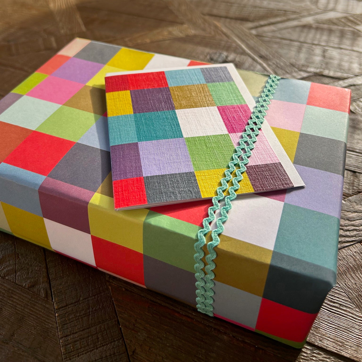 WP102 squares wrapping paper