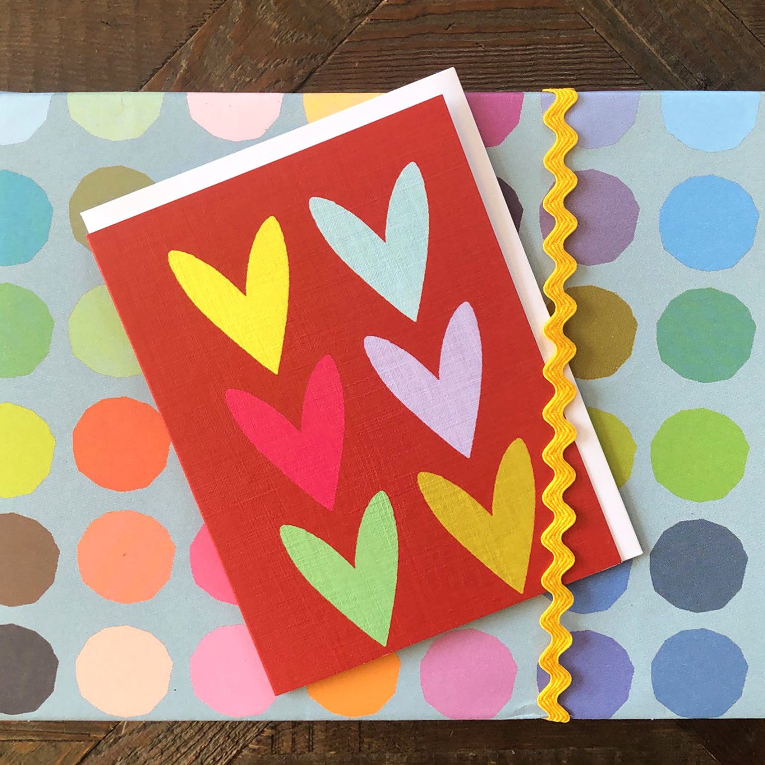 WTW117 mini red hearts card