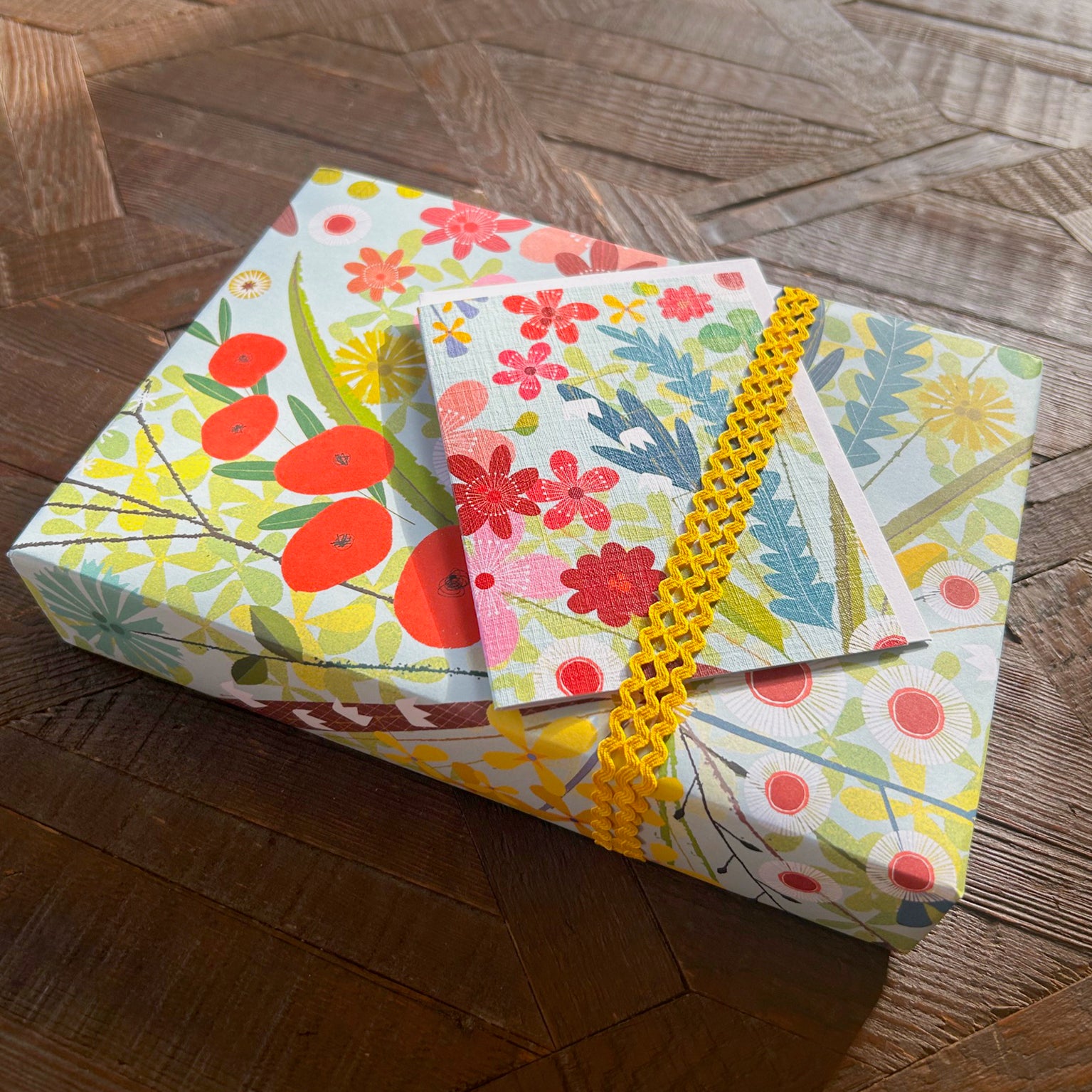 WP124 spring floral wrapping paper