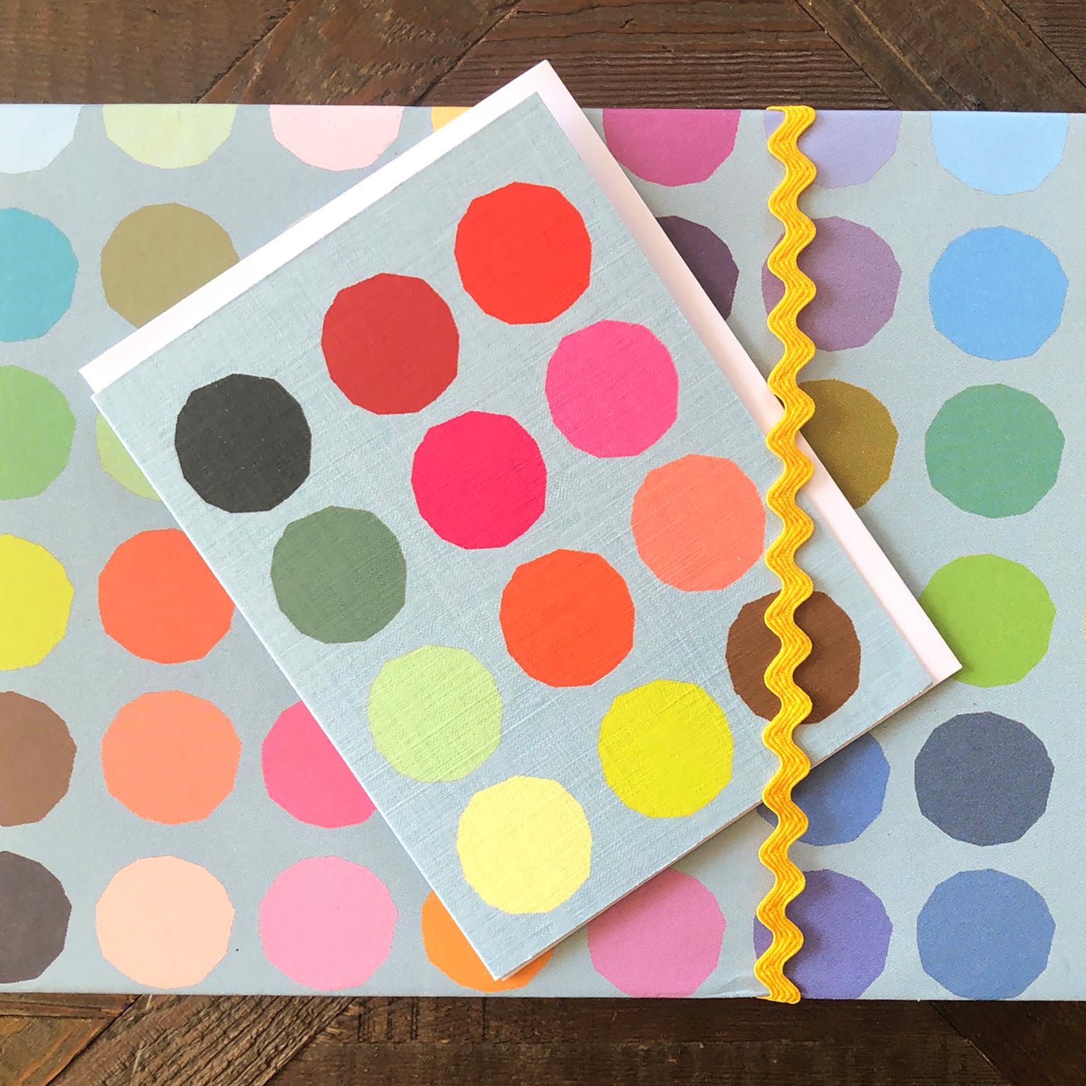 WP12 spots and dots wrapping paper