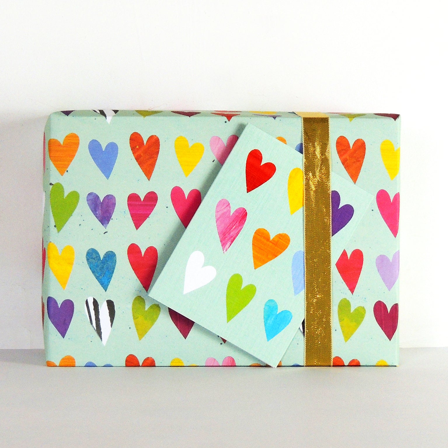 WP32 coloured hearts wrapping paper