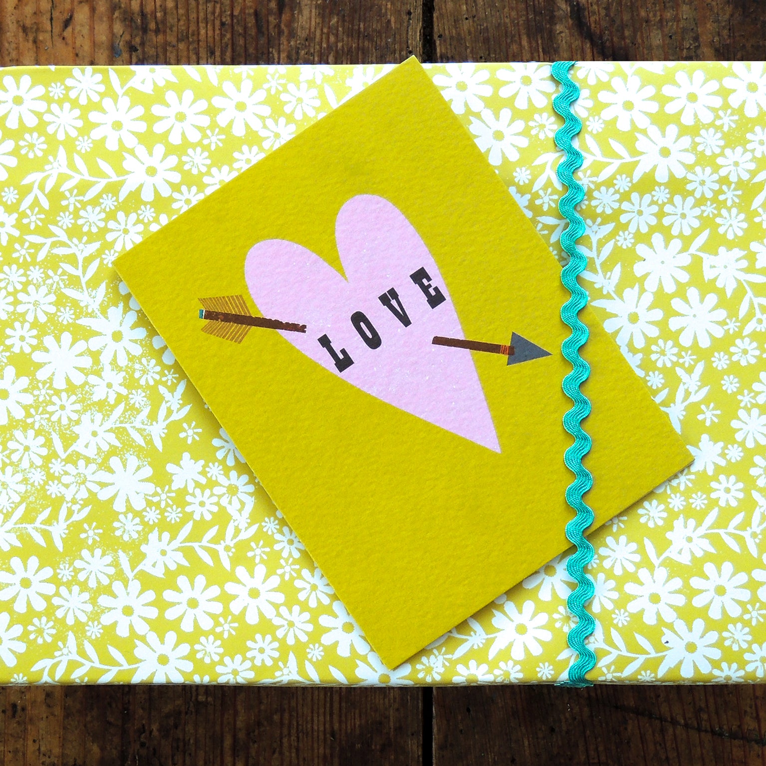 TW44 mini love greetings card