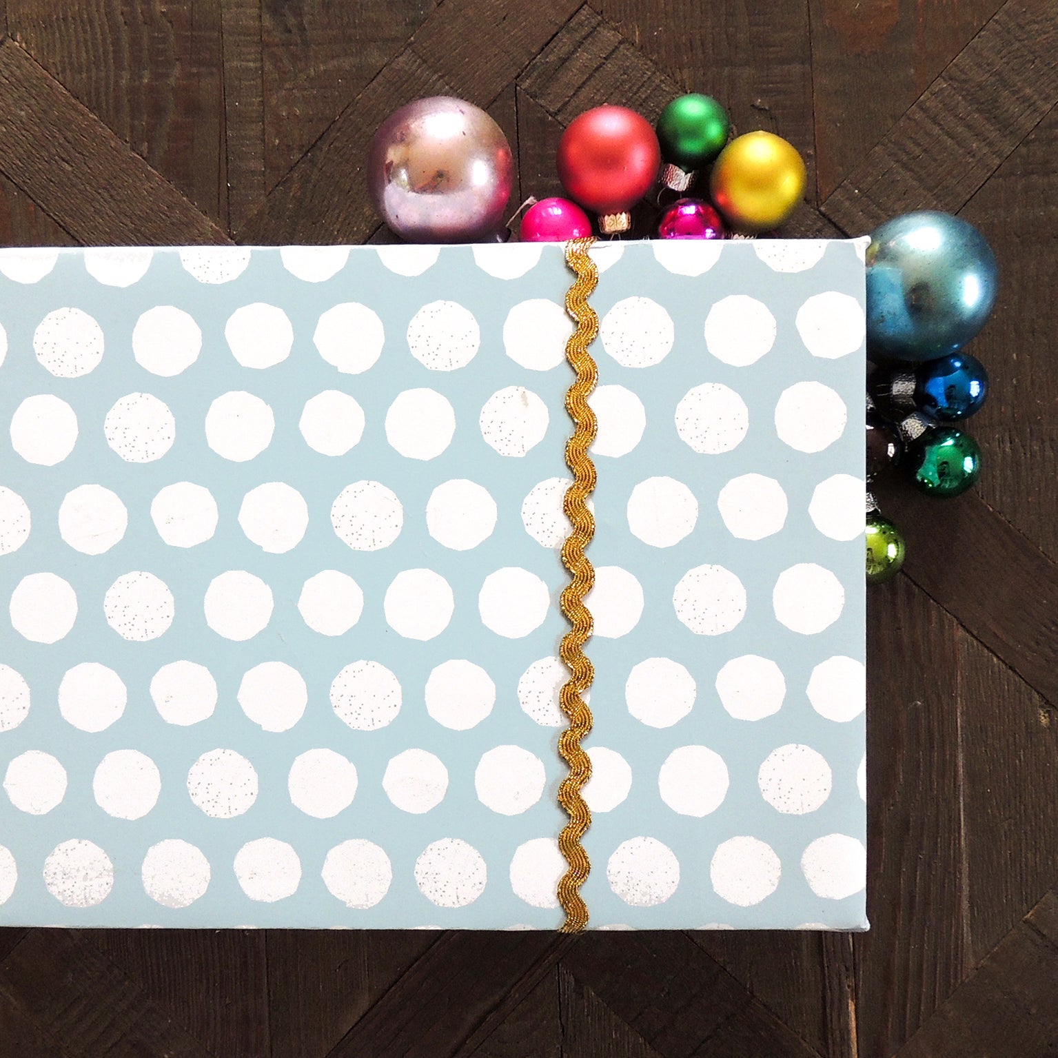 WP76 blue spots wrapping paper